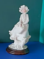 Buy LADY WITH CAT PORCELAIN FIGURINE ON PLINTH SIGNED By AURO BELCARI ITALY C1986    • 12.99£