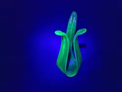 Buy Murano Uranium Green Glass Sculpture With Three Raised Point Points A/f • 25£