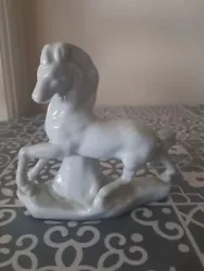 Buy Vintage White Porcelain Horse Statue Still In Decent Conditioning • 7£